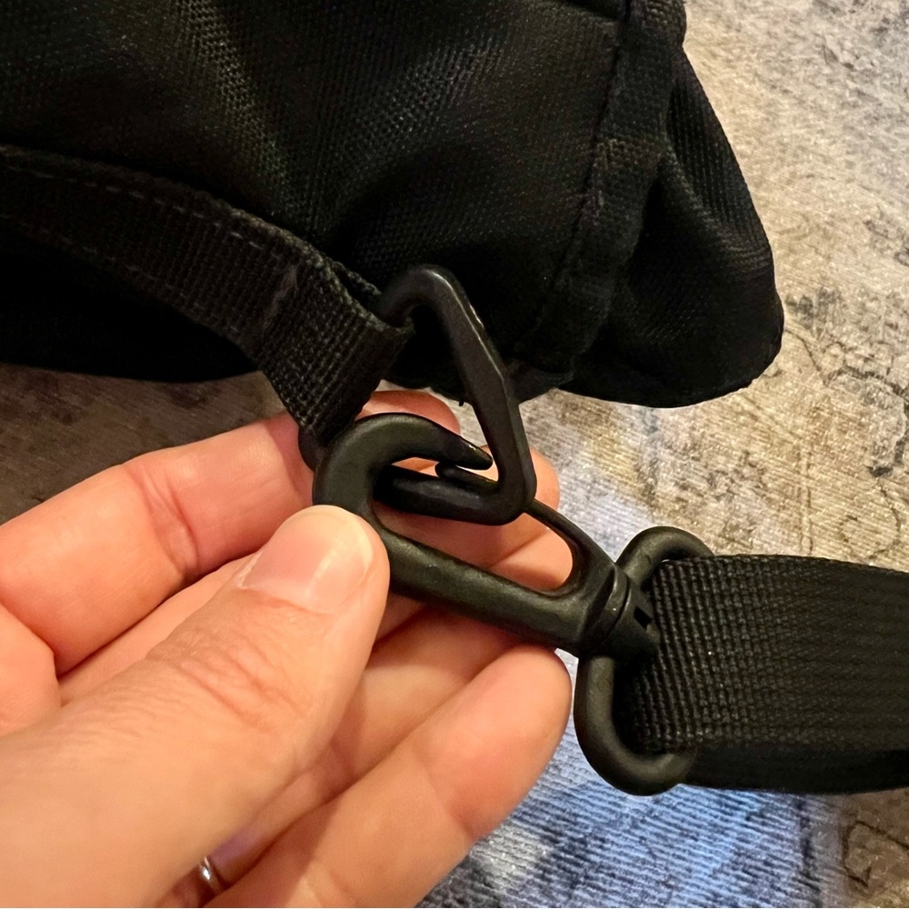 Eddie Bauer Sturdy Ripstop Crossbody Handbag Black - Picture 11 of 16